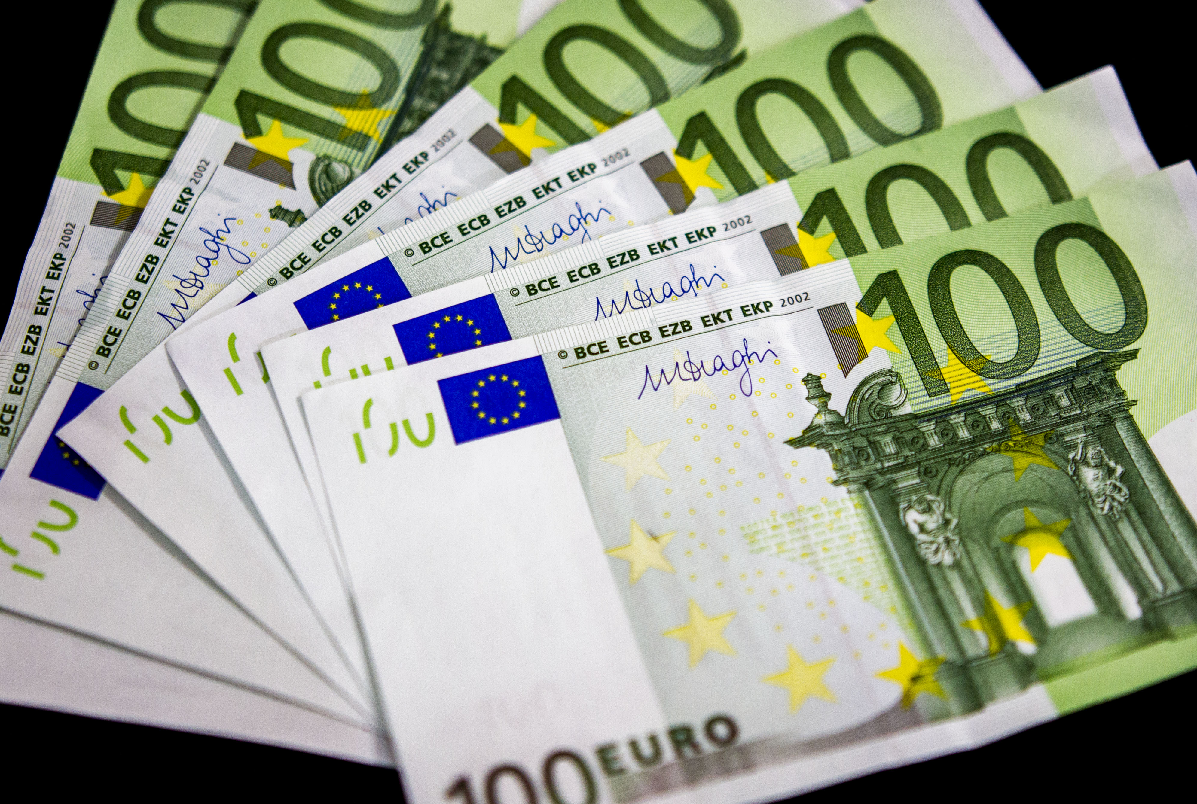 Grécia aceita resgate e terá de aumentar impostos e cortar gastos