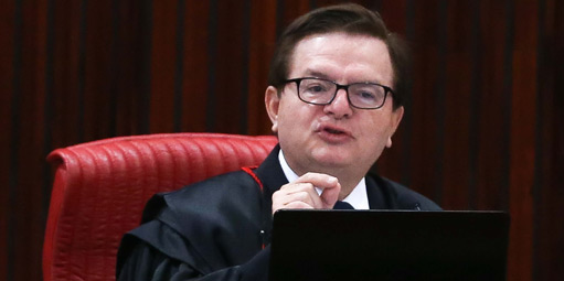 As cartas ainda estão na mesa, no processo que pode cassar Temer