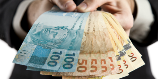 Mais brasileiros usam o 13º salário para pagar contas