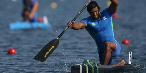 Isaquias Queiroz ganha o bronze nos 200m da canoagem 