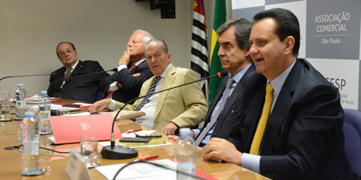 Kassab defende fatiar reforma política