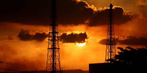 Petrobras é rebaixada e nota de crédito do Brasil está sob ameaça