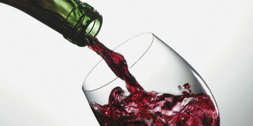 Deputados aprovam aumento de imposto de vinho e computador