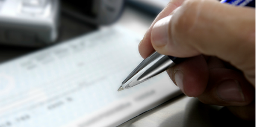 Índice de cheques devolvidos atinge recorde em outubro