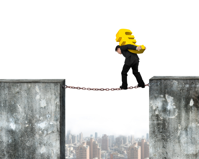 Euro completa 15 anos neste domingo. Em xeque.