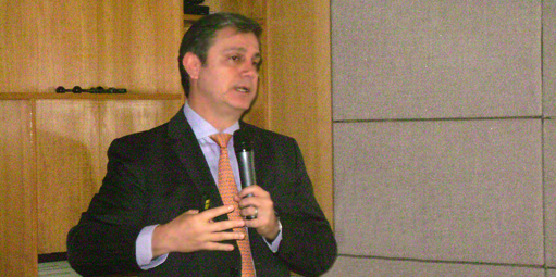 É necessário estar dois passos à frente para vencer a crise nas finanças