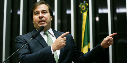 Rodrigo Maia permanece à frente da Câmara até o final de 2018