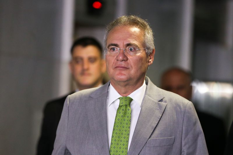 Renan é repelido na tentativa de votar projeto anticorrupção