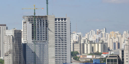Sindicatos organizam movimento para evitar quebra de construtoras 