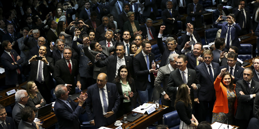 Agora é Temer. Senado derruba Dilma por 61 votos a 20