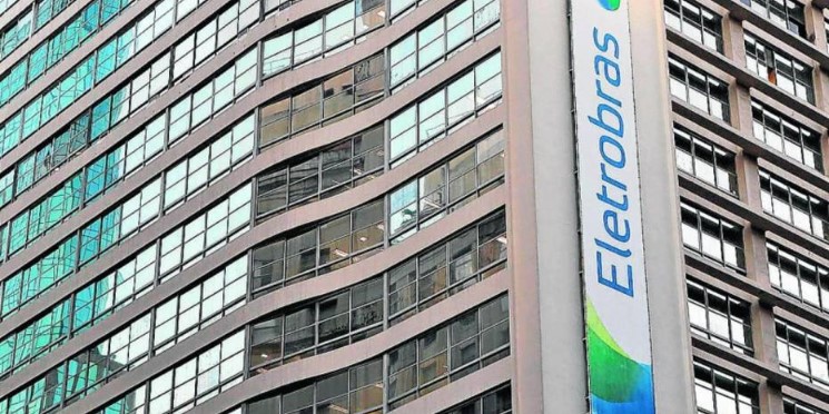 Eletrobras desperdiça R$ 4 bilhões a cada ano, aponta relatório