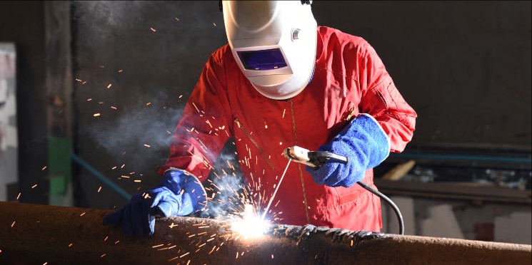 Desempenho da pequena indústria é bom, mas falta de insumos preocupa