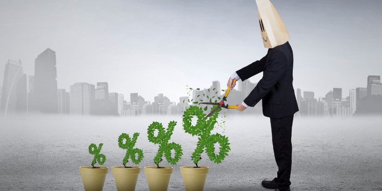 Queda na Selic leva bancos a ajustar renda fixa