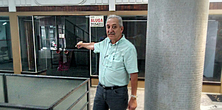 Clima tenso no centro da capital: moradores de rua x comerciantes