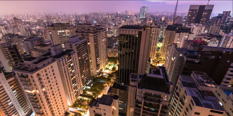 Mais um trimestre de perdas para incorporadoras