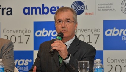 Varejistas pedem 'respeito à democracia e às diferenças' 