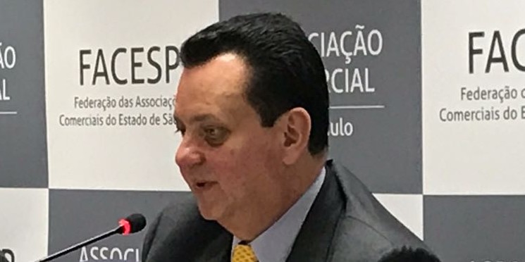 Número de partidos cairá de 25 para sete, diz Kassab
