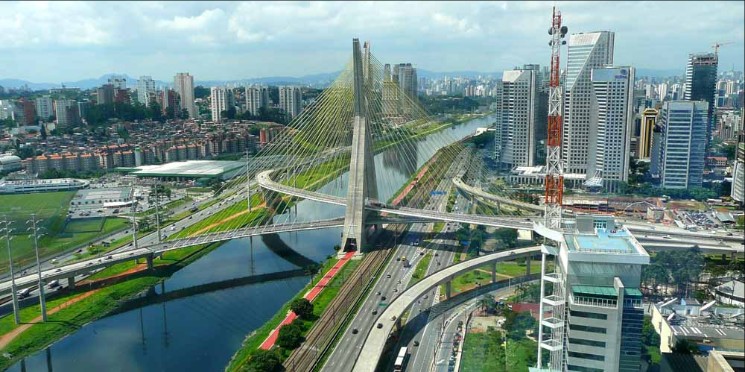 Covas vai aproveitar interdição da Marginal para recapear via