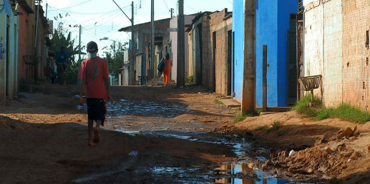 Índices que medem a felicidade do brasileiro caem aos piores níveis 