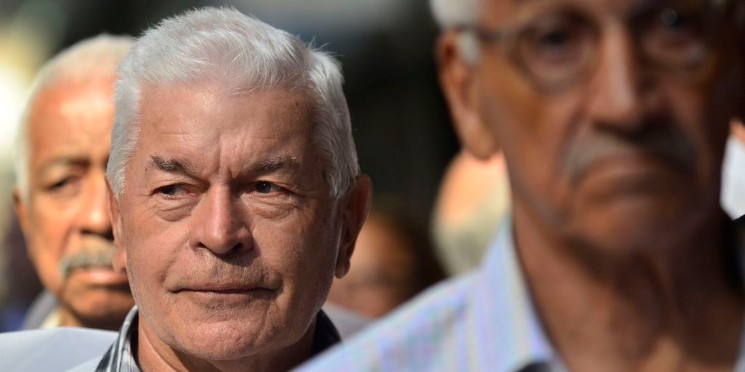 Aposentados recebem primeira parcela do 13º em agosto  