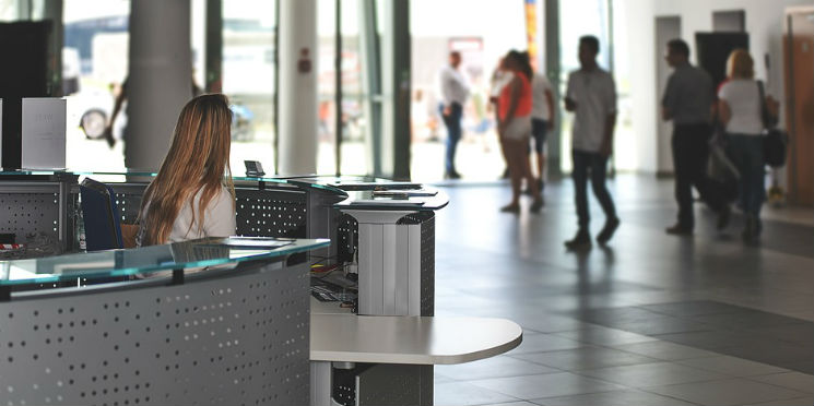 Serviços crescem em julho por efeito calendário 