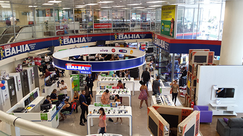 Sob comando de Klein, Via Varejo busca executivos em rivais