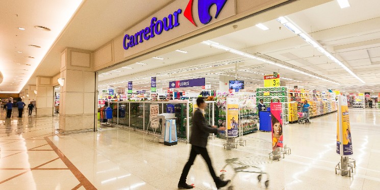 Tecnologia permite comprar em loja física e pagar pelo celular