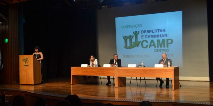 Camp Centro prepara jovens para o mercado de trabalho