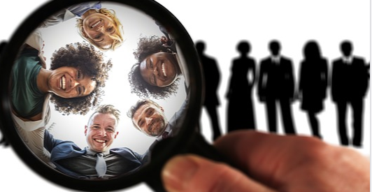 Salário em estatal é até 8 vezes superior ao de mercado