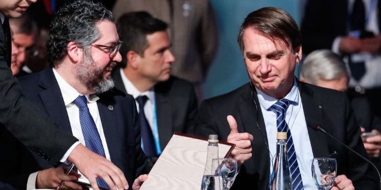 Bolsonaro quer reduzir alíquota máxima do IR para 25%