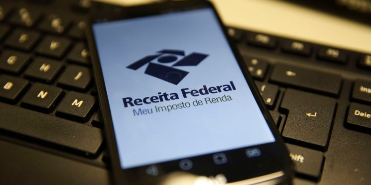 Receita paga hoje lote de restituições do IRPF 2020 