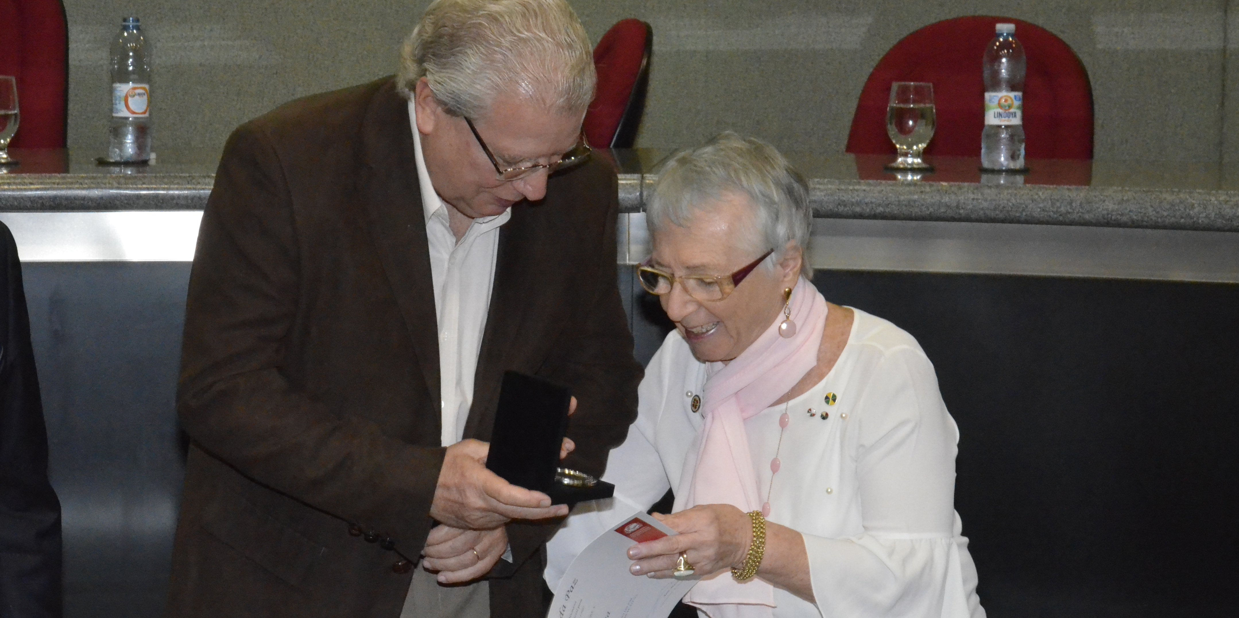 Entidade que cuida da saúde de policiais é homenageada pela ACSP