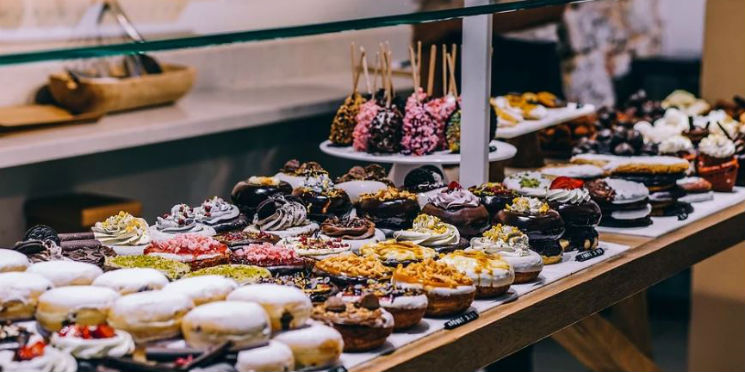 Brasileiro volta a consumir além do básico 