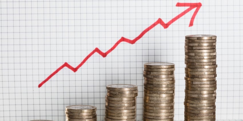 Inflação fica mais longe da meta anual e se aproxima do teto