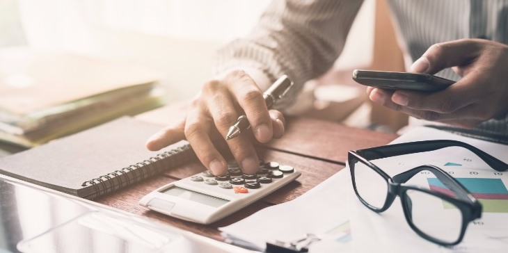 Governo estuda antecipar 13º para aposentados