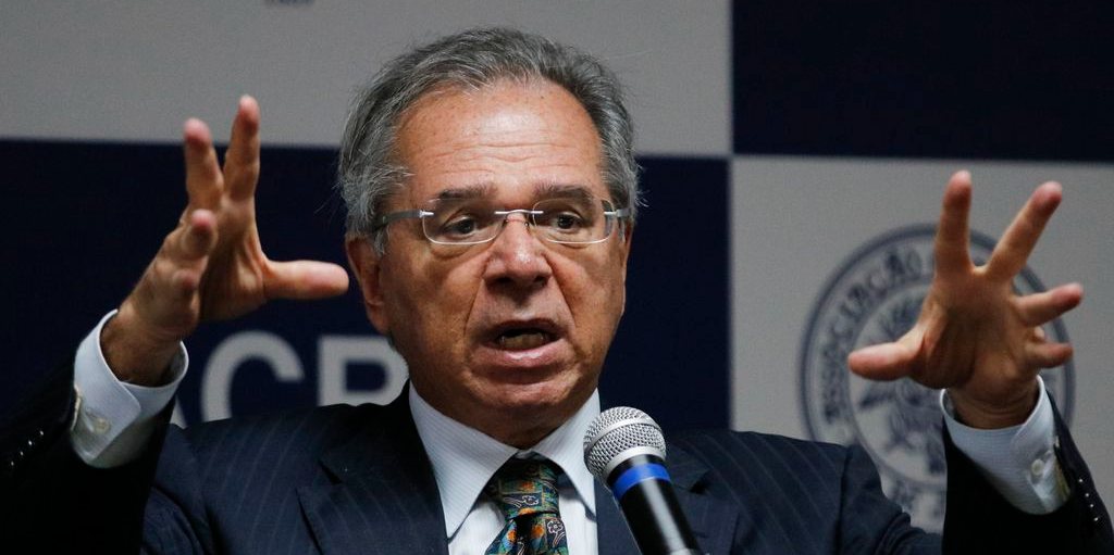 Guedes diz ter notícias de que país saiu da recessão 