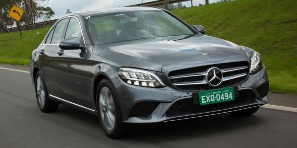 Mercedes-Benz deixa de fabricar carros no Brasil