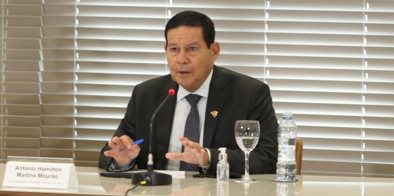 Mourão diz que 150 milhões serão vacinados até o final de 2021