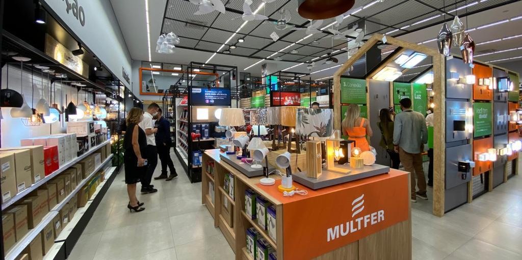 Parceria com indústria revitaliza loja de material elétrico do interior