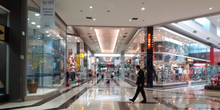 Aluguel de lojas-satélite sofre reajuste de 20% em novembro