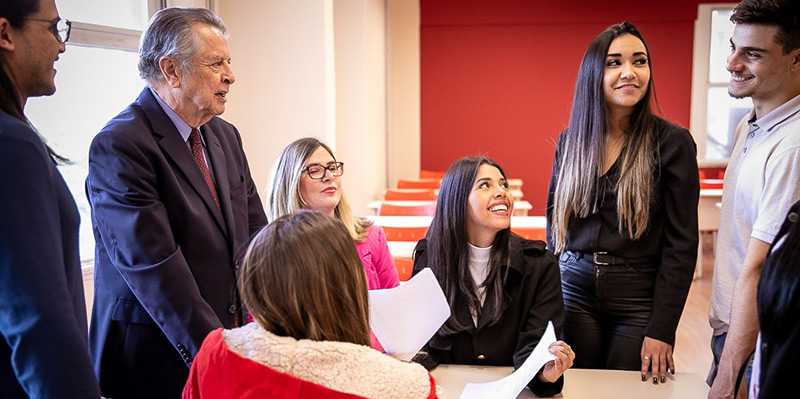 Faculdade do Comércio passa a oferecer bolsas de estudo