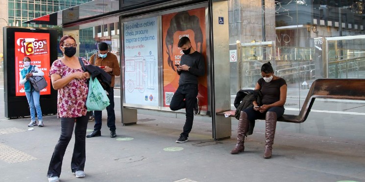 Cai obrigatoriedade de máscara em locais abertos no estado de SP