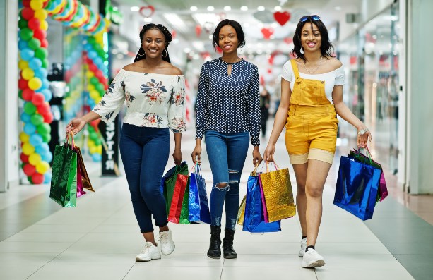 Confiança do consumidor paulista cresce 2,1% em outubro, diz ACSP