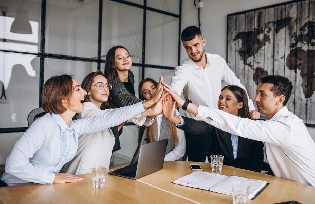 É hora do empregado (não só do cliente) estar no centro do negócio