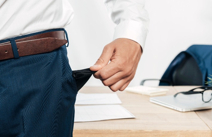 Brasileiro comprometeu 83,7% da renda com dívida em 2025, diz Equifax BoaVista