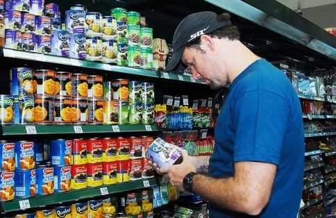 Brasileiros esperam alta do custo de vida e inflação, mostra pesquisa da Febraban