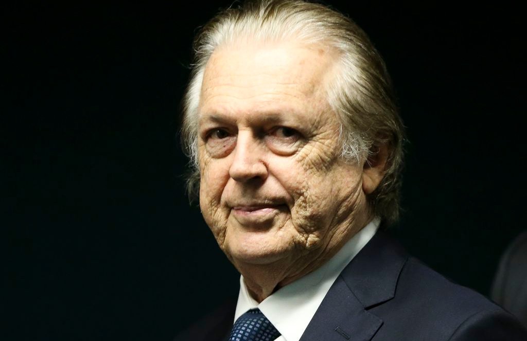 Bivar resiste ao assédio de concorrentes e diz que mantém candidatura