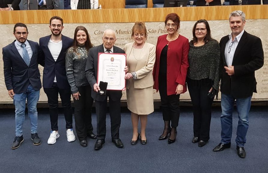 Gaetano Brancati Luigi, criador do Marco da Paz, recebe medalha Anchieta