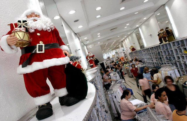 Natal deve movimentar R$ 50 bi, alta de 15,8% ante 2023, diz Abecs