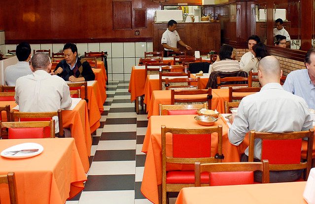 Índice Abrasel-Stone: vendas em bares e restaurantes crescem 0,4% em julho